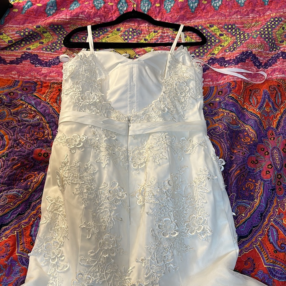 NEW mermaid wedding ivory with 3D appliqué - Picture 8 of 12